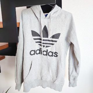 アディダス(adidas)のadidas パーカー グレー(パーカー)