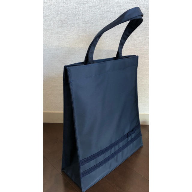 mikihouse(ミキハウス)のミキハウス　お受験トート　縦型　紺色 レディースのバッグ(トートバッグ)の商品写真