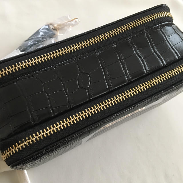 CECIL McBEE(セシルマクビー)の新品 セシルマクビー クロコ型 ショルダーウォレット お財布ポシェット ブラック レディースのファッション小物(財布)の商品写真