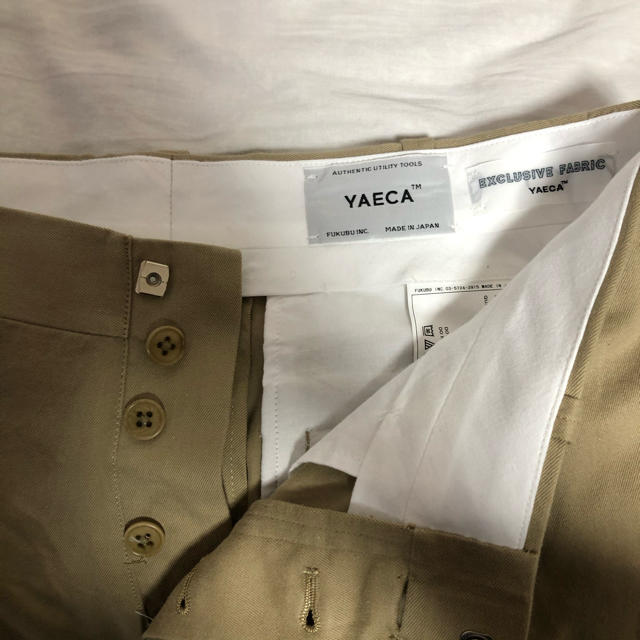 YAECA(ヤエカ)のYAECA ワイドテーパードチノ/30 カーキ メンズのパンツ(チノパン)の商品写真