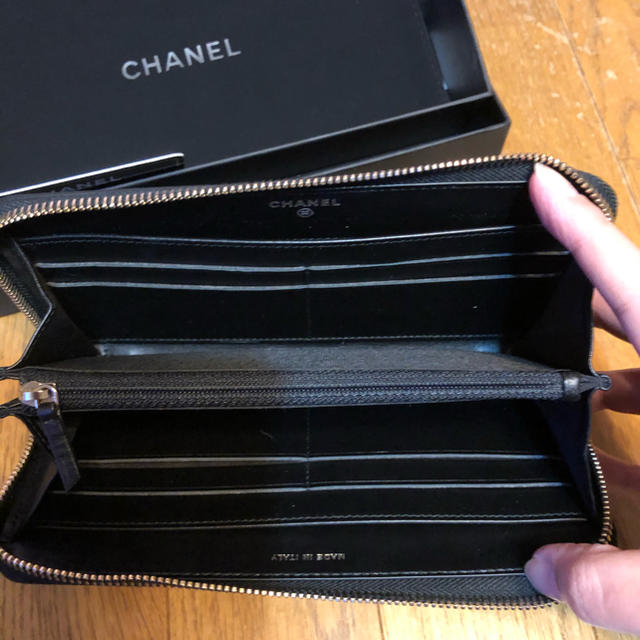 CHANEL(シャネル)の新品同様　　シャネル　長財布 レディースのファッション小物(財布)の商品写真