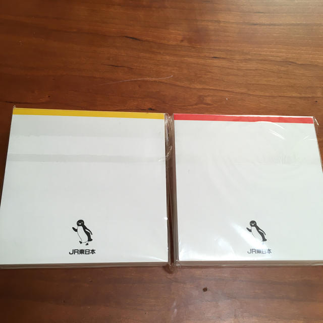 JR(ジェイアール)のSuicaペンギン　メモ帳2冊セット エンタメ/ホビーのコレクション(ノベルティグッズ)の商品写真