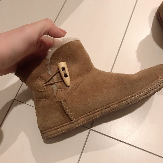 UGG(アグ)のUGG ブーツ　ムートンブーツ　21センチ キッズ/ベビー/マタニティのキッズ靴/シューズ(15cm~)(ブーツ)の商品写真