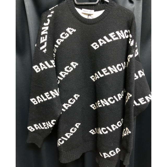 Balenciaga(バレンシアガ)のバレンシアガオーバーサイズニット　タグ付き　美品 レディースのトップス(ニット/セーター)の商品写真
