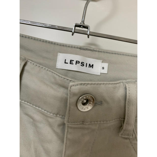 LEPSIM(レプシィム)のLEPSIM スキニーパンツ　　グレー レディースのパンツ(スキニーパンツ)の商品写真