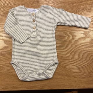 ザラキッズ(ZARA KIDS)のZARA ザラベビー 1-3m ロンパース(ロンパース)