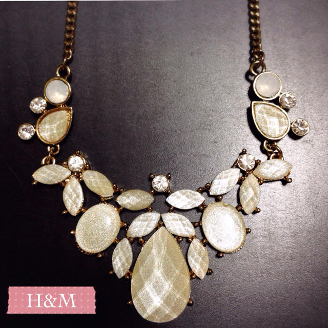 H&M(エイチアンドエム)のH＆M ビジューネックレス レディースのアクセサリー(ネックレス)の商品写真