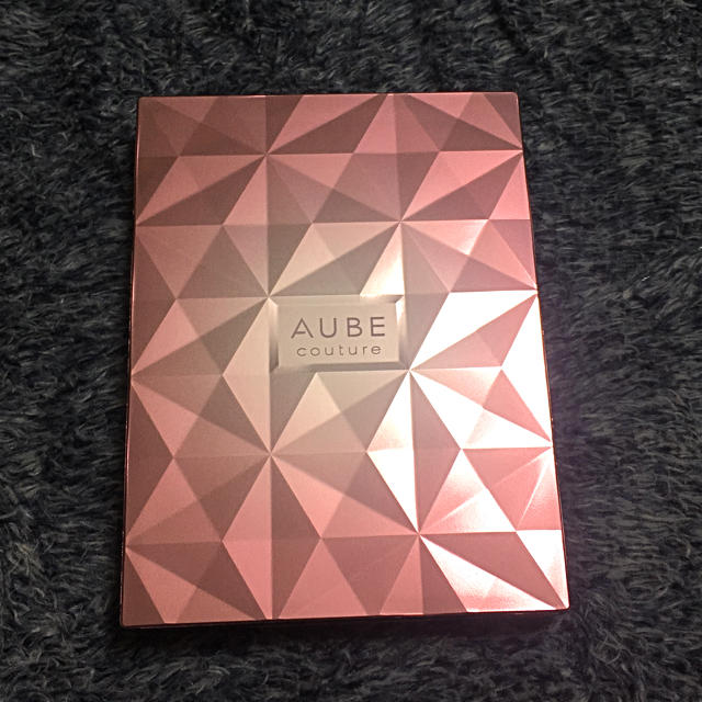 AUBE couture(オーブクチュール)のオーブ クチュール アイシャドウ(パープル) コスメ/美容のベースメイク/化粧品(アイシャドウ)の商品写真