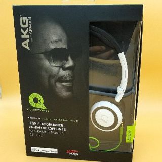 値下げ AKG Q460 ホワイト　密閉型オンイヤー・ヘッドフォン クインシー(ヘッドフォン/イヤフォン)