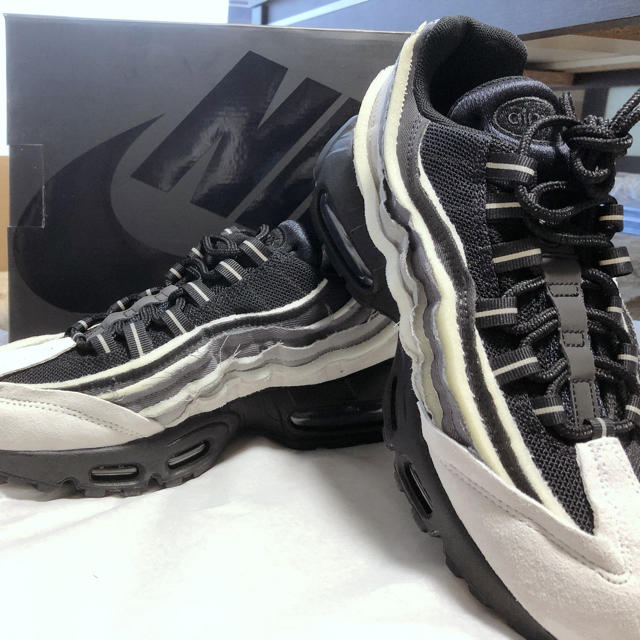 NIKE(ナイキ)の本日限りの大特価CommedesGarons x Nike Air Max 95 メンズの靴/シューズ(スニーカー)の商品写真