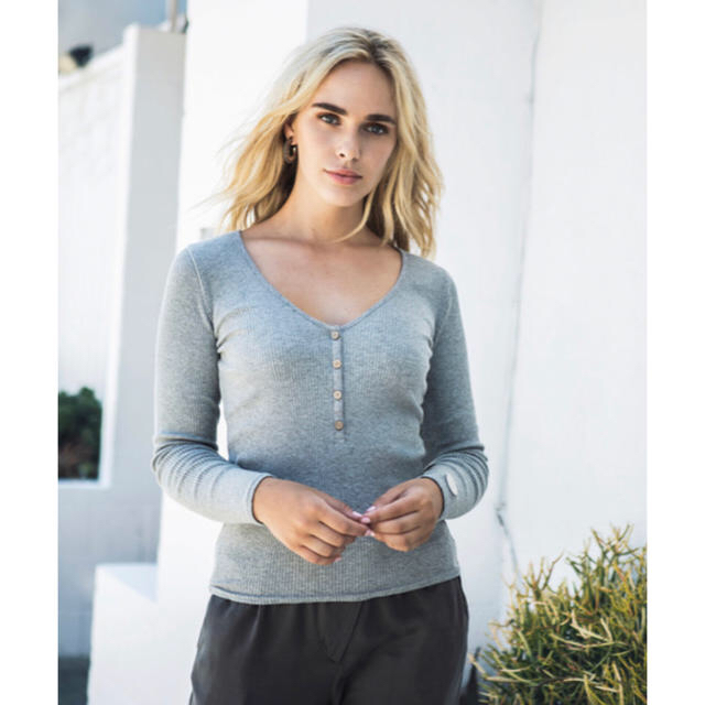 ALEXIASTAM Ribbed Henley Neck Basic Top