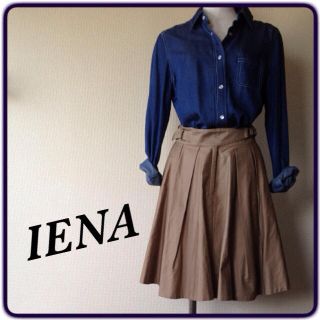 イエナ(IENA)の秋物♪ハリ感がオシャレなスカート♪(ひざ丈スカート)