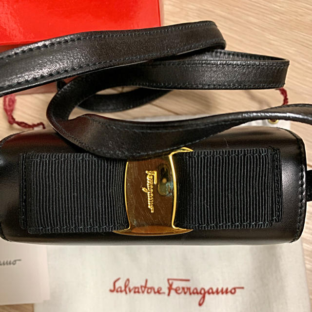 サルバトーレフェラガモFERRAGAMOポシェット✨美品です！