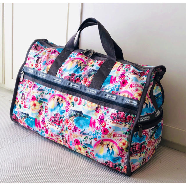 LeSportsac(レスポートサック)の【美品】★レスポ★ハワイ限定柄★Lesportsac★ラージウィークエンダー レディースのバッグ(ボストンバッグ)の商品写真