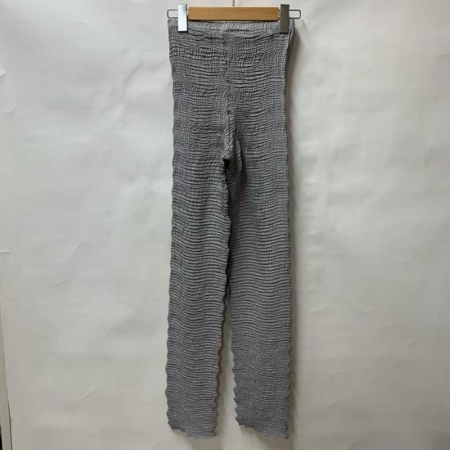 ISSEY MIYAKE(イッセイミヤケ)のイッセイミヤケ パンツ スラックス S レディースのパンツ(その他)の商品写真