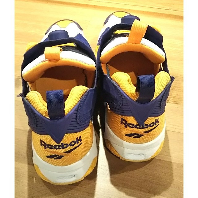 Reebok(リーボック)のリーボック ポンプフューリー 紫 山吹色 白 26cm メンズの靴/シューズ(スニーカー)の商品写真