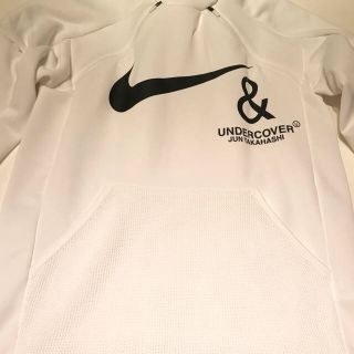 アンダーカバー(UNDERCOVER)の【新品】NIKE X UNDERCOVER パーカー 白 (サイズM)(パーカー)