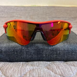 オークリー(Oakley)のオークリー　レーダーロックパス　プリズムルビー最終値下げ。(ウエア)