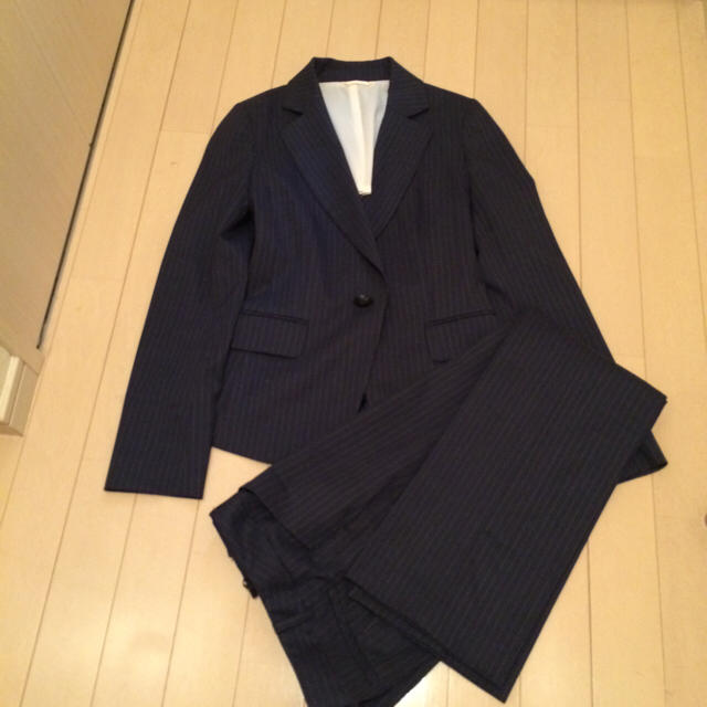 DIANA(ダイアナ)のネイビーストライプ♡パンツスーツ レディースのフォーマル/ドレス(スーツ)の商品写真