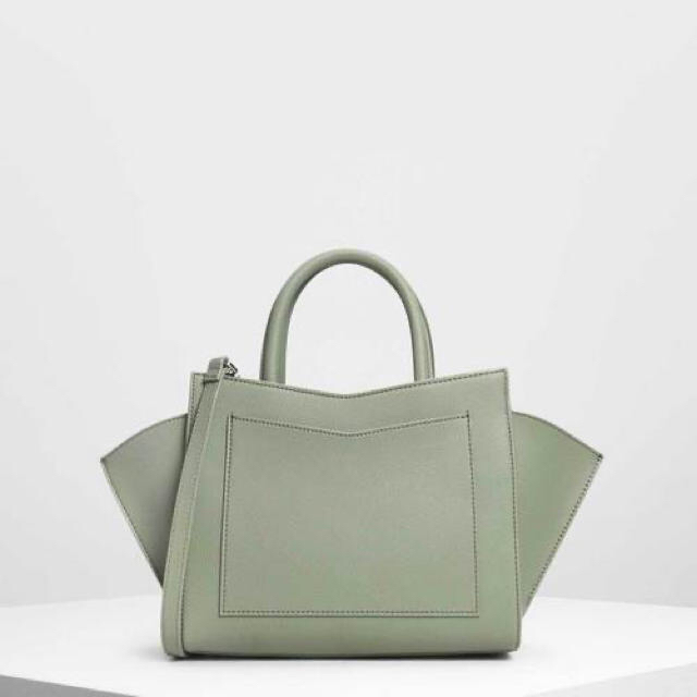 FRAY I.D(フレイアイディー)のCHARLES & KEITH　バッグ レディースのバッグ(ショルダーバッグ)の商品写真