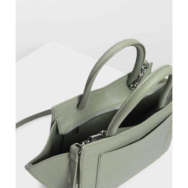 FRAY I.D(フレイアイディー)のCHARLES & KEITH　バッグ レディースのバッグ(ショルダーバッグ)の商品写真