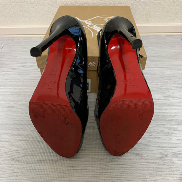 Christian Louboutin(クリスチャンルブタン)のクリスチャンルブタン　ストラップ付ヒール レディースの靴/シューズ(ハイヒール/パンプス)の商品写真