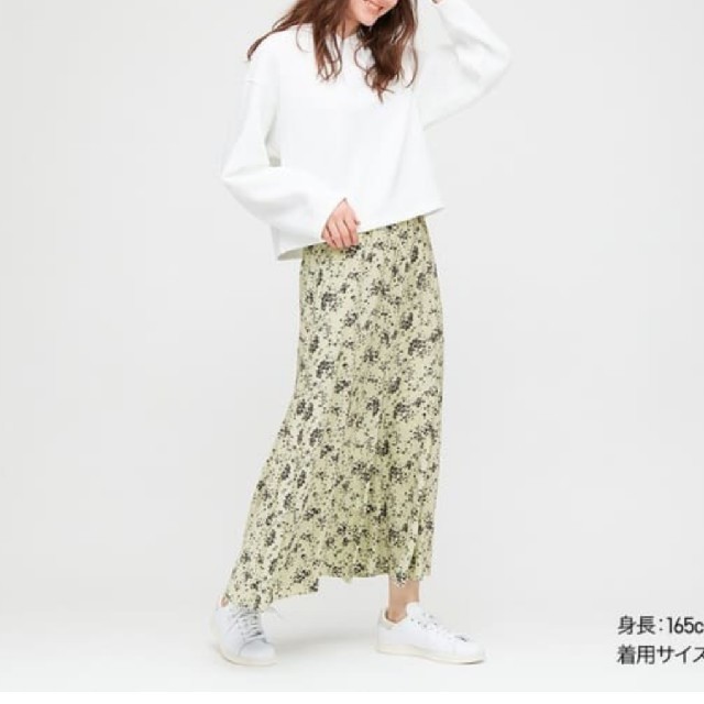 UNIQLO(ユニクロ)のUNIQLO ユニクロ プリントマーメイドロングスカート ライトグリーン レディースのスカート(ロングスカート)の商品写真