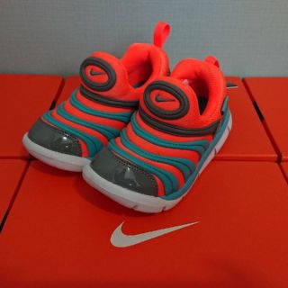 ナイキ(NIKE)のNIKE ジュニア キッズ オレンジ グリーン ダイナモフリー スニーカー 16(スリッポン)