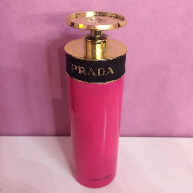 PRADA(プラダ)のプラダ ボディーローション コスメ/美容のボディケア(ボディクリーム)の商品写真