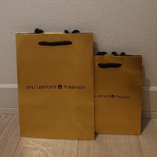 シュウウエムラ(shu uemura)の(๑◕ܫ◕๑)
 シュウウエムラ ピカシュウ ショッパー 大小セット(その他)