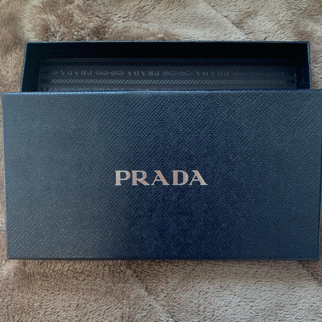 PRADA(プラダ)のPRADA 箱　 レディースのファッション小物(財布)の商品写真