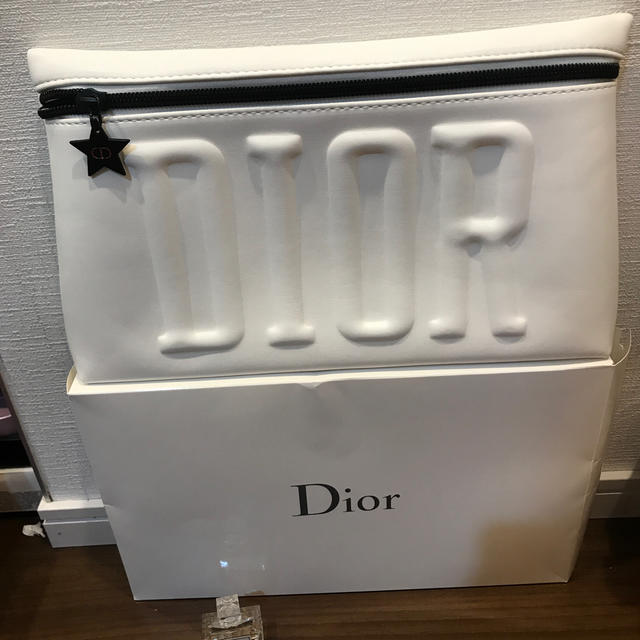 Dior(ディオール)のDIOR クラッチバック　ホワイト レディースのバッグ(クラッチバッグ)の商品写真