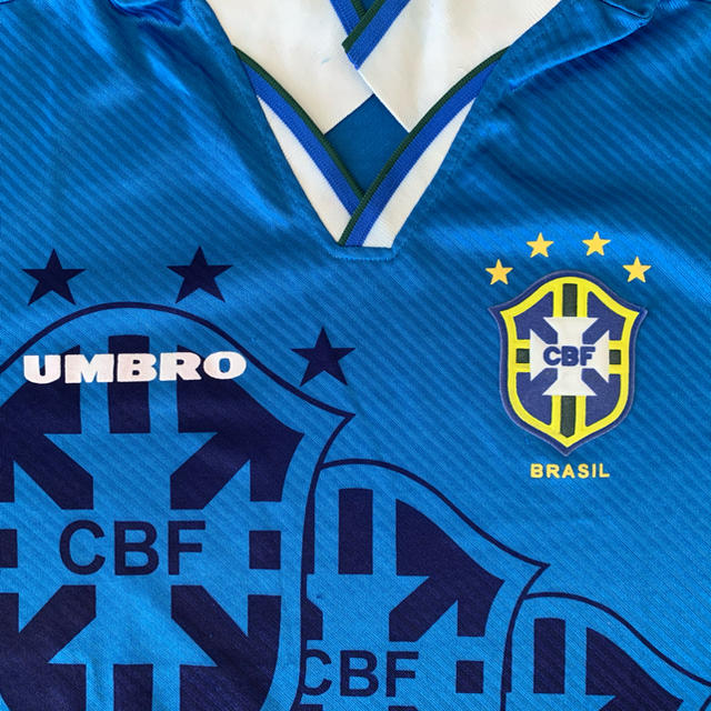 UMBRO(アンブロ)のブラジル　代表　レプリカ　アウェー　1995 アンブロ製 スポーツ/アウトドアのサッカー/フットサル(ウェア)の商品写真