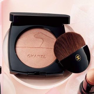 シャネル(CHANEL)の春の限定品 CHANEL エクラドゥデゼール 美品(フェイスパウダー)