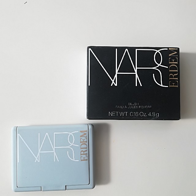 【新品】限定 NARS EADEM ブラッシュ4050 LOVES ME NOT