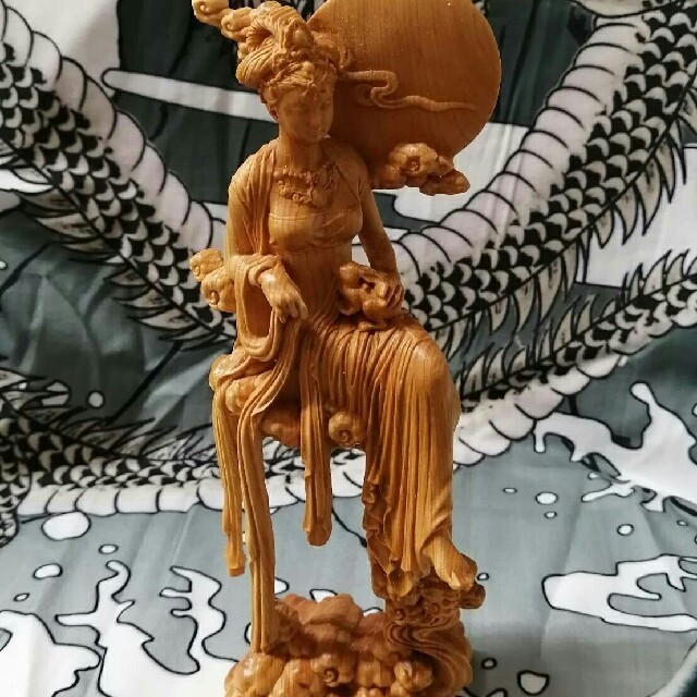 月の神 木彫り 置物の通販 by ブイ's shop｜ラクマ