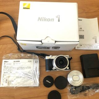 ニコン(Nikon)のNikon NIKON 1 J5 SILVER レンズキット(ミラーレス一眼)