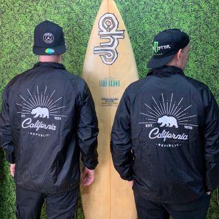 ステューシー(STUSSY)のストリート系☆LUSSO SURF コーチジャケット　Mサイズ☆RVCA(ブルゾン)