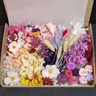 訳あり花材詰め合わせバラ８輪入り❤️たっぷりＢ５サイズBOX(プリザーブドフラワー)