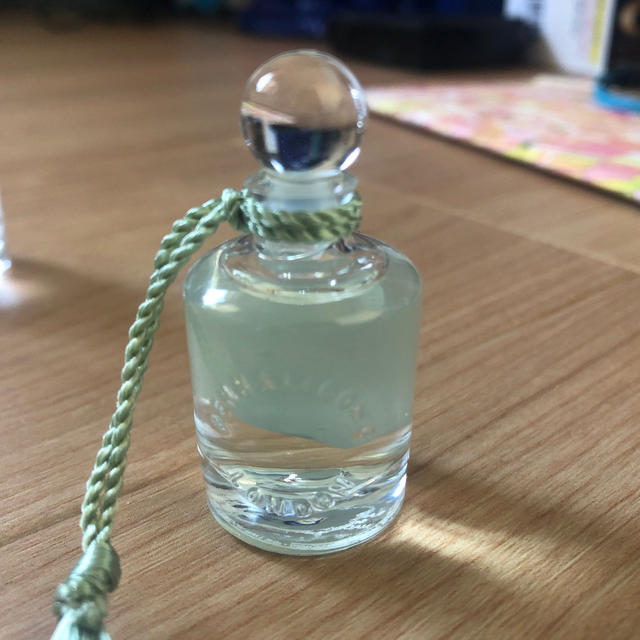 Penhaligon's(ペンハリガン)の【ののさん専用】ペンハリガン【ハルフェティオードパルファム】5ml コスメ/美容の香水(香水(女性用))の商品写真