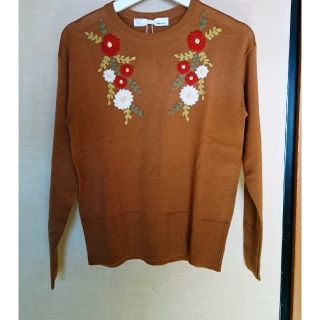 アナトリエ(anatelier)のちゃいろくらぶいんさん専用【未使用】ネセセア  刺繍セーター と紺色スカート(ニット/セーター)