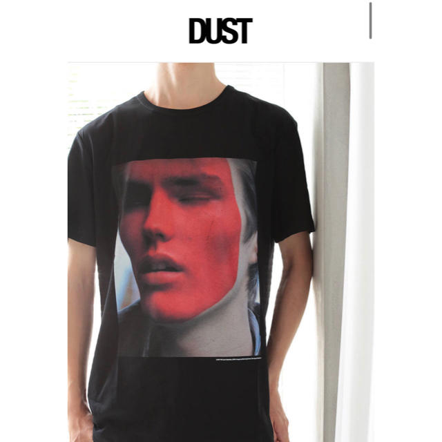 COMME des GARCONS(コムデギャルソン)の新品未使用　定価14500円　DUST Tシャツ　Brett Lloyd メンズのトップス(Tシャツ/カットソー(半袖/袖なし))の商品写真