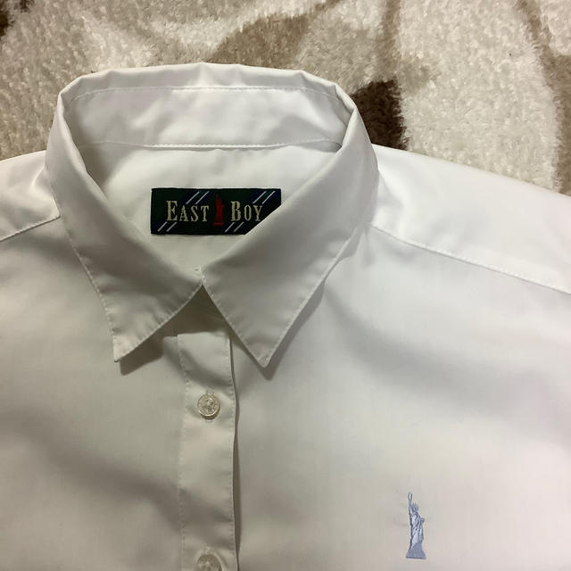 EASTBOY(イーストボーイ)のＥＡＳＴ　BOY  白シャツ　長袖　11号 レディースのトップス(シャツ/ブラウス(長袖/七分))の商品写真