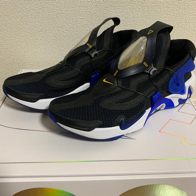 NIKE(ナイキ)のNike adapt huarache メンズの靴/シューズ(スニーカー)の商品写真