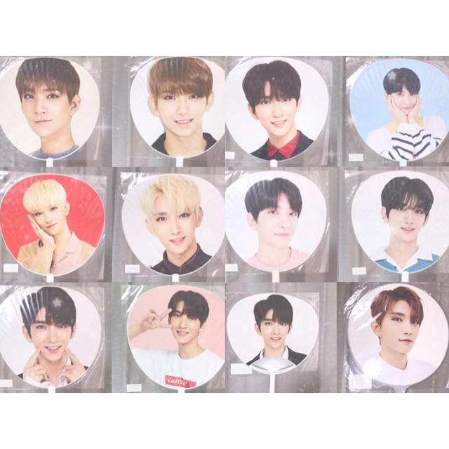 SEVENTEEN ジョシュア うちわ セット エンタメ/ホビーのCD(K-POP/アジア)の商品写真