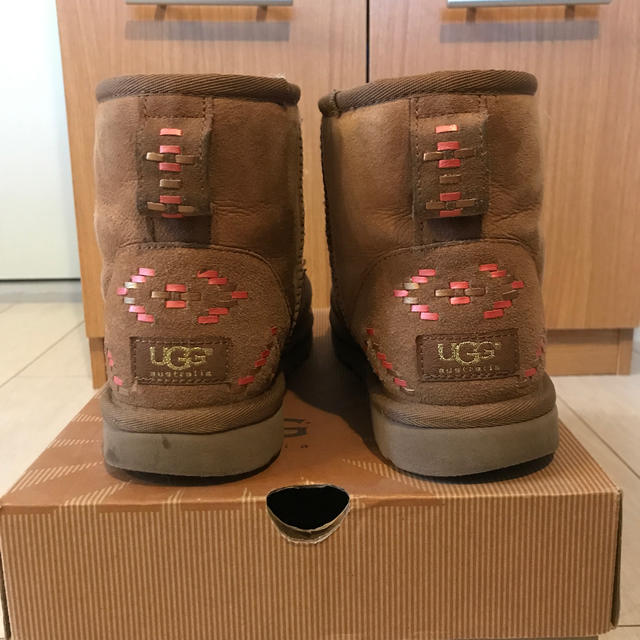 UGG(アグ)のUGG アグ　チェスナット　ブラウン　茶色　25.5cm レディースの靴/シューズ(ブーツ)の商品写真