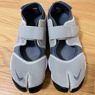 ナイキ(NIKE)のエアリフト 25 グレー(スニーカー)