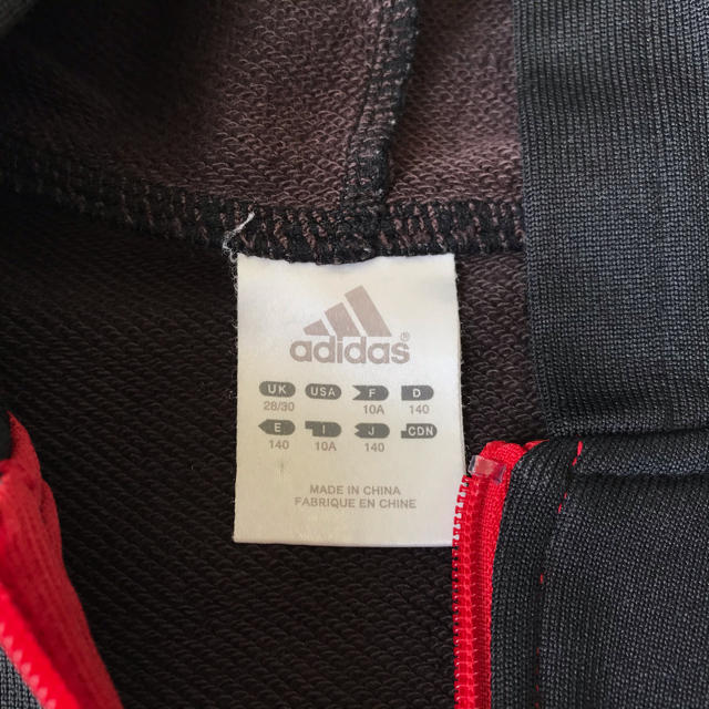 adidas(アディダス)のadidas アディダス　3本ライン　ジップアップパーカー　140 キッズ/ベビー/マタニティのキッズ服男の子用(90cm~)(ジャケット/上着)の商品写真