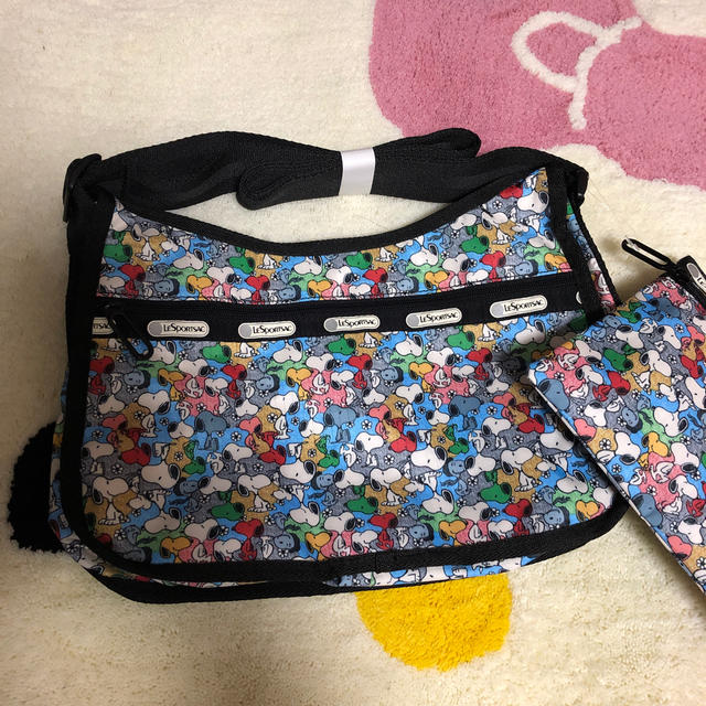 LeSportsac(レスポートサック)の《Missyさま専用・新品未使用》レスポートサックスヌーピー レディースのバッグ(ショルダーバッグ)の商品写真