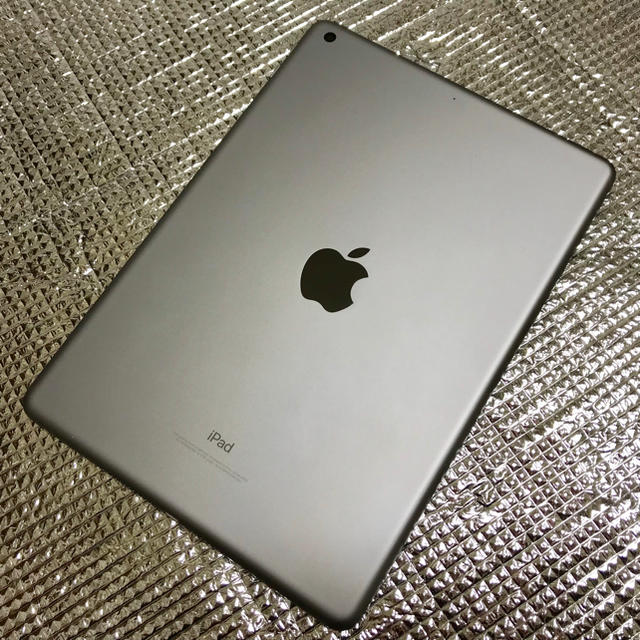 iPad 第6世代 32GB Wi-Fiモデル スペースグレイ 美品